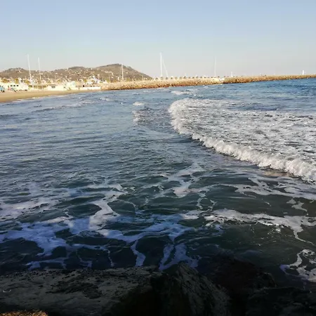 Vacanze Borgo Marina Imperia