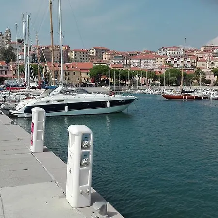 Vacanze Borgo Marina Imperia