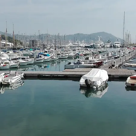 Apartman Vacanze Borgo Marina Imperia
