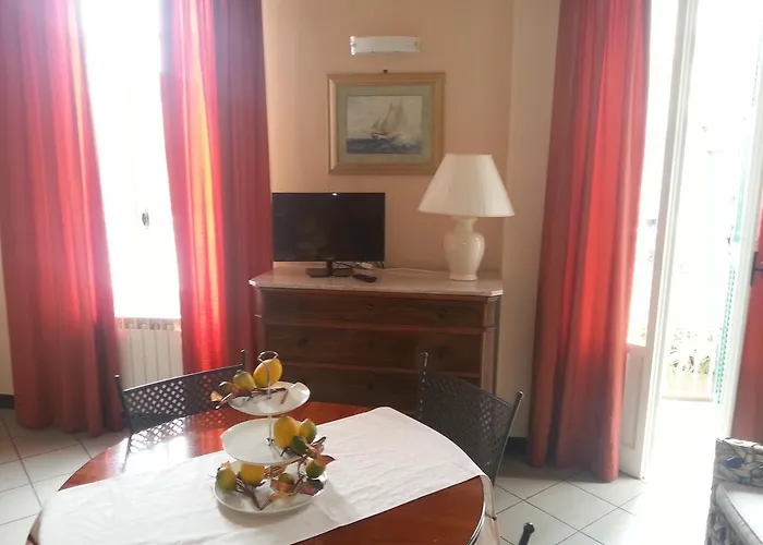 Vacanze Borgo Marina * Imperia