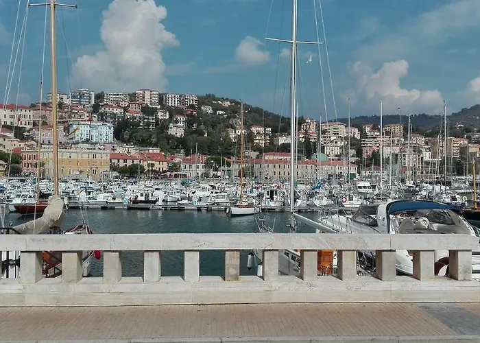 Vacanze Borgo Marina Imperia